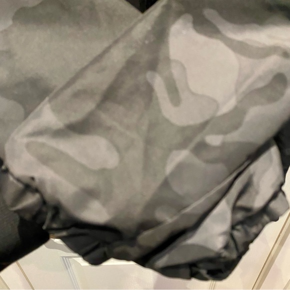 3 for $30 Zoo York Black Gray Camo Wiindbreaker Jacket Hoodie - Picture 5 of 6